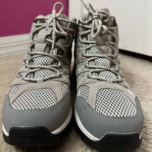 Women’s hiking boots waterproof